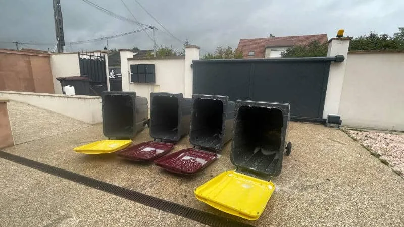 Nettoyage et désinfection du local à ordures d'une résidence dans l'Essonne
