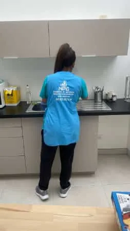 Nettoyage de la cuisine d'un local de restauration dans l'Essonne