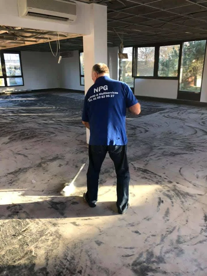 Remise en état du sol d'un local professionnel dans l'Essonne